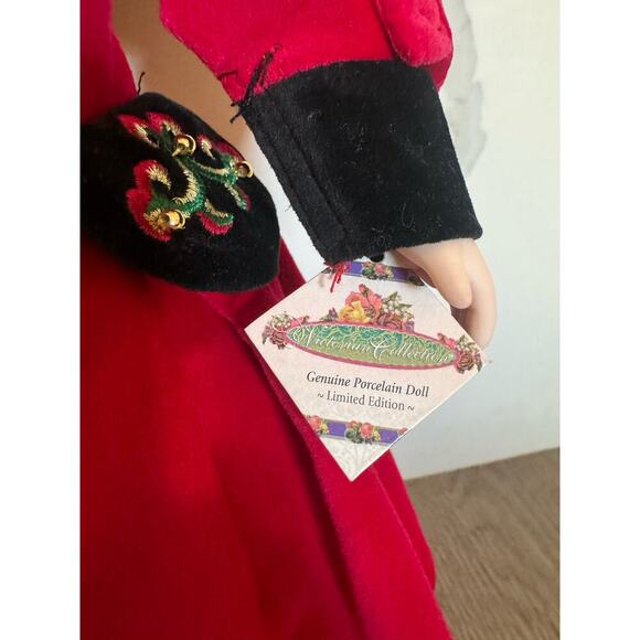 1998 Victorian Collection Genuine Porcelain Doll by Melissa Jane The Brass Key - Picture 6 of 8